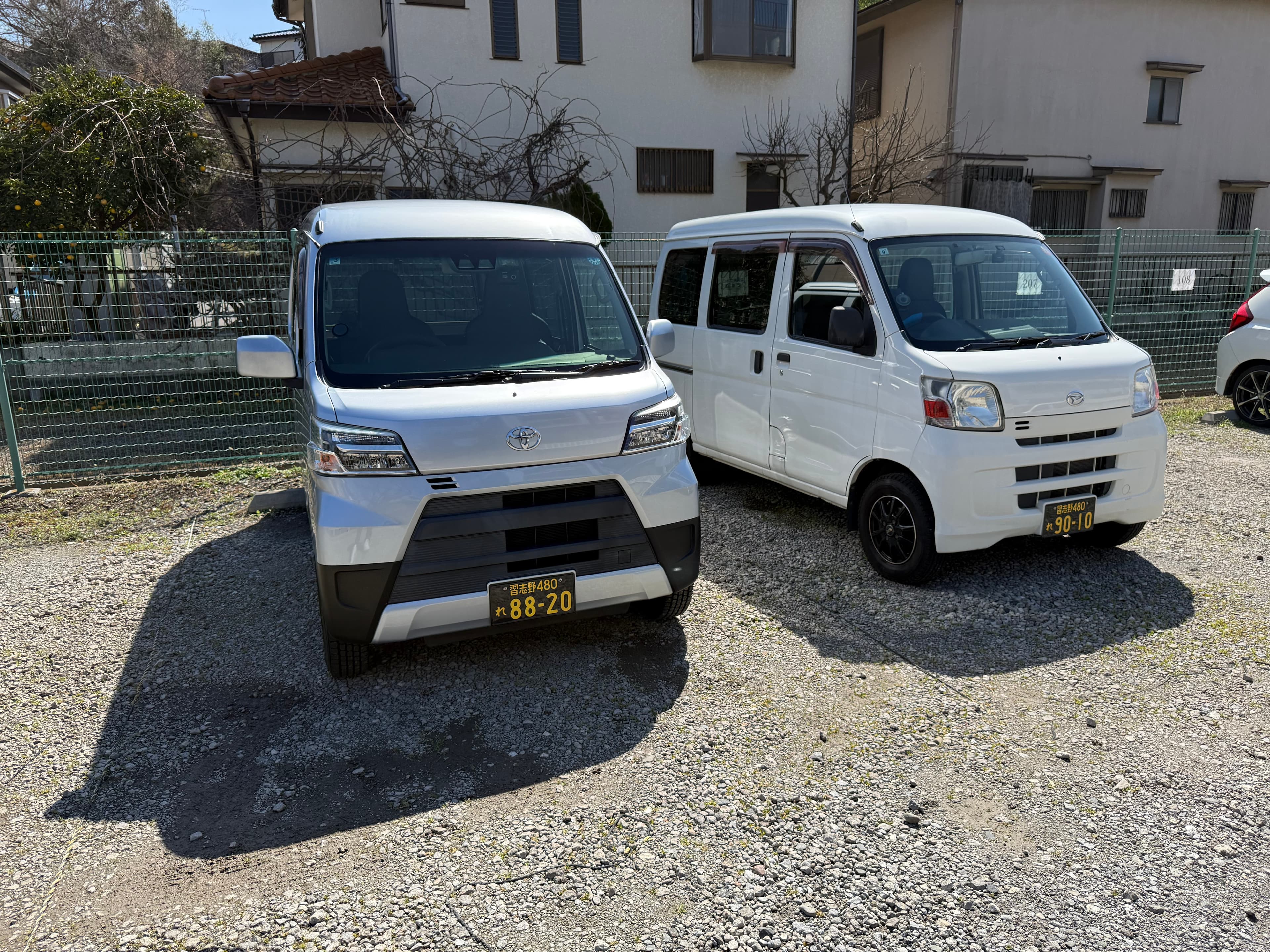 TRUSTの配送車両